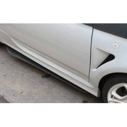 Επεκτάσεις πλαϊνών μαρσπιέ carbon της Koshi Group για Abarth 500/ 595